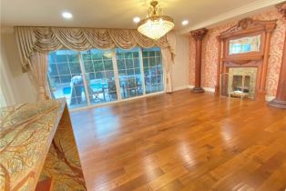 Single Family Residence, 13330 Killion st, Sherman Oaks, CA 91401 - 3