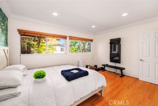 Residential Income, 14934 Dickens st, Sherman Oaks, CA 91403 - 9