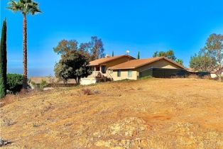 Single Family Residence, 14380 Moonridge dr, Riverside, CA 92503 - 31