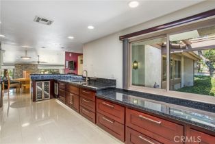 Condominium, 802 Via Zapata, Riverside, CA 92507 - 4