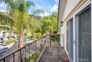 Single Family Residence, 521 Via Montana, Burbank, CA 91501 - 22