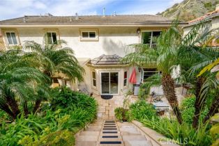 Single Family Residence, 521 Via Montana, Burbank, CA 91501 - 51