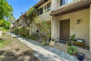 Condominium, 9771 Via Nola, Burbank, CA  Burbank, CA 91504