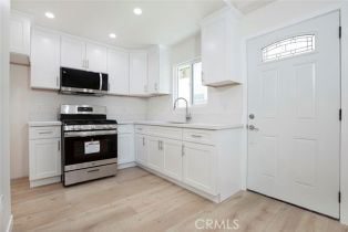 Single Family Residence, 17237 Kingsbury st, Granada Hills, CA 91344 - 7