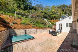 Single Family Residence, 4143 Sumac dr, Sherman Oaks, CA 91403 - 31