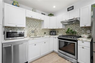 Condominium, 9552 Via Venezia, Burbank, CA 91504 - 9