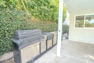 Single Family Residence, 122 Parish pl, Burbank, CA 91506 - 40