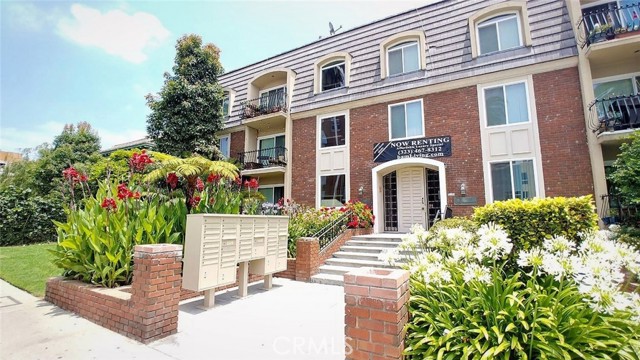 Apartment, 1730 North Gramercy Place, Hollywood , CA 90028 - 1