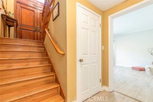 Single Family Residence, 521 Via Montana, Burbank, CA 91501 - 37