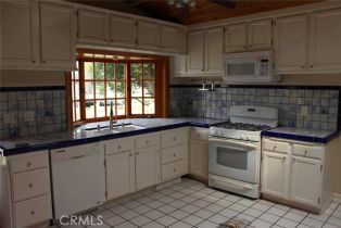 Single Family Residence, 8442 Doncaster, Huntington Beach, CA 92646 - 4