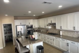 Single Family Residence, 10908 Playa Del Sol, Riverside, CA 92503 - 4