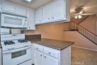 Condominium, 1710 Maxwell ln, Corona, CA 92881 - 11