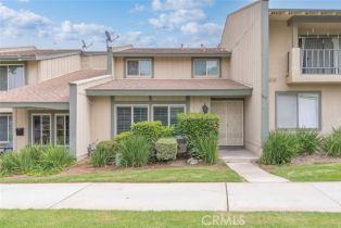 Condominium, 1415 Camelot dr, Corona, CA 92882 - 3