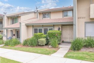 Condominium, 1415 Camelot dr, Corona, CA 92882 - 4