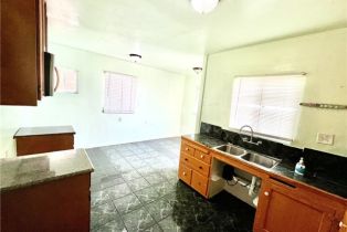 Residential Income, 2000 Pacific ave, Long Beach, CA 90806 - 5