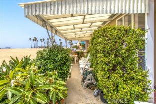 Single Family Residence, 1408 Oceanfront, Newport Beach, CA 92661 - 4