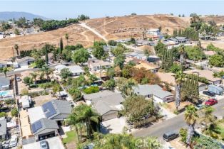 Single Family Residence, 19051 Stroh ave, Corona, CA 92881 - 10