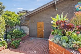 Single Family Residence, 1911 Ocean way, Laguna Beach, CA 92651 - 4