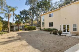 Single Family Residence, 13413 Mirar De Valle, Valley Center, CA 92082 - 38