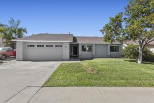 Single Family Residence, 839 Willow Tree Lane, Fallbrook, CA  Fallbrook, CA 92028