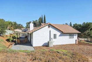 Single Family Residence, 1340 Via Feliz, Fallbrook, CA 92028 - 4