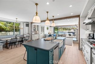 Single Family Residence, 225 Bay Front, Newport Beach, CA 92662 - 7