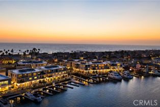 Townhouse, 2210 Newport blvd, Newport Beach, CA 92663 - 2