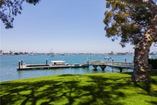 Single Family Residence, 20 Harbor is, Newport Beach, CA 92660 - 4