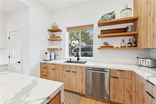 Condominium, 520 Iris ave, Corona Del Mar, CA 92625 - 10