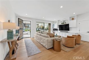 Condominium, 520 Iris ave, Corona Del Mar, CA 92625 - 4