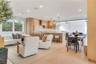 Condominium, 513 Acacia, Corona Del Mar, CA 92625 - 2