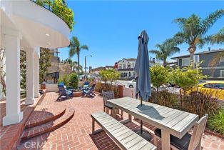 Single Family Residence, 124 Bay ave, Newport Beach, CA 92661 - 3