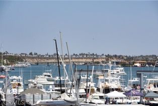 Condominium, 203 8th st, Newport Beach, CA 92661 - 5