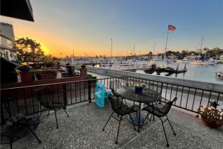 , 909 Bay Front, Newport Beach, CA 92662 - 2