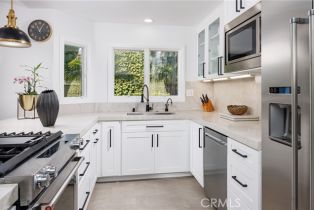 Single Family Residence, 111 Via Undine, Newport Beach, CA 92663 - 5