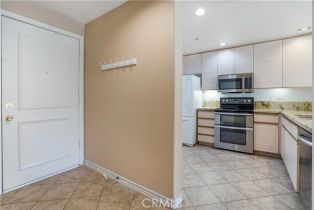 Condominium, 2233 Martin, Irvine, CA 92612 - 7