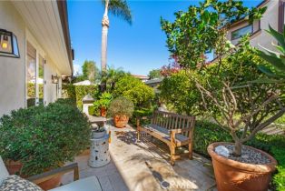 Single Family Residence, 124 Via Trieste, Newport Beach, CA 92663 - 55