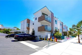 Townhouse, 3920 Coast Highway, Corona Del Mar, CA 92625 - 3