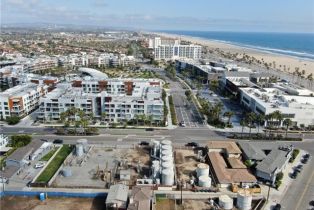 , 217 1st, Huntington Beach, CA 92648 - 3