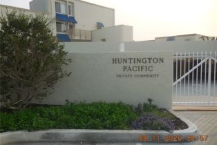 Condominium, 711 Pacific Coast HWY, Huntington Beach, CA  Huntington Beach, CA 92648