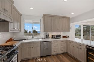 , 404 Loma, Laguna Beach, CA 92651 - 9