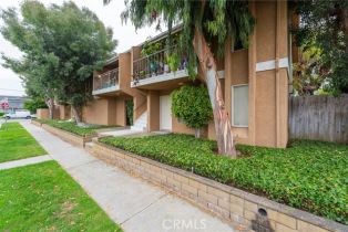 Residential Income, 16861 Green ln, Huntington Beach, CA 92649 - 2