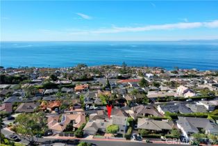 Single Family Residence, 8 Vista De La Luna, Laguna Beach, CA 92651 - 2