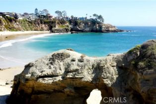 Single Family Residence, 8 Vista De La Luna, Laguna Beach, CA 92651 - 35