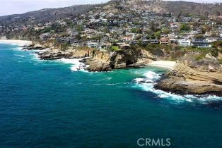 Single Family Residence, 8 Vista De La Luna, Laguna Beach, CA 92651 - 52