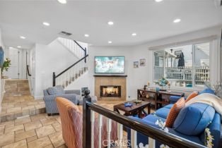 Condominium, 410 Goldenrod ave, Corona Del Mar, CA 92625 - 7