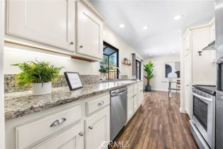 Condominium, 24 Capstone, Irvine, CA 92606 - 10