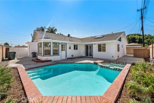 Single Family Residence, 16511 Loire cir, Huntington Beach, CA 92647 - 16