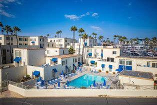 Condominium, 711 Pacific Coast HWY, CA  , CA 92648