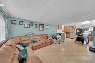 Residential Income, 17431 Koledo ln, Huntington Beach, CA 92647 - 24